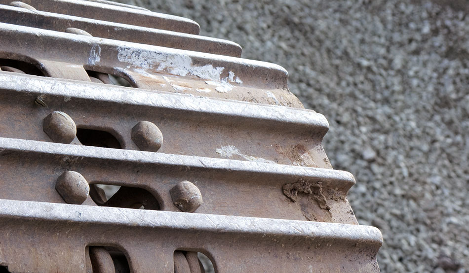 Astrak offer a UK wide service exchange program on a wide variety of track chains and pad configurations.